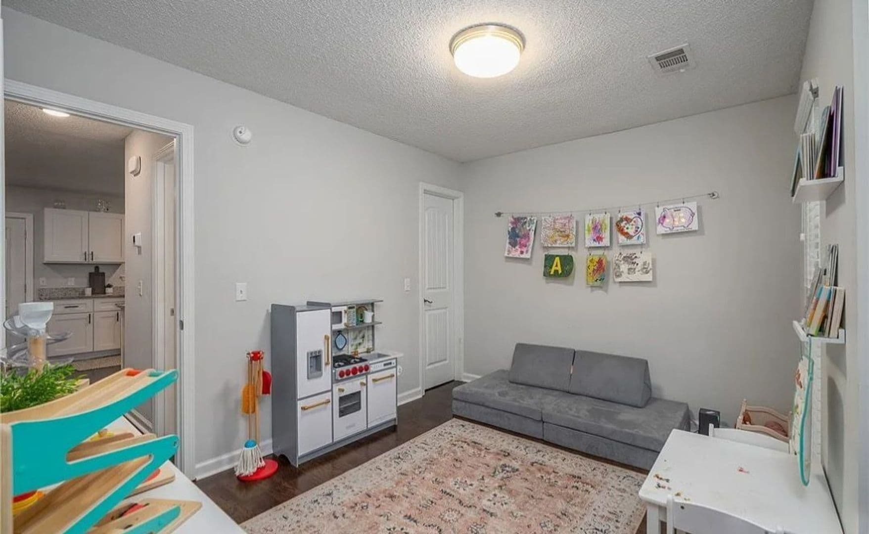 Savannah House: 112 Saint Ives Way