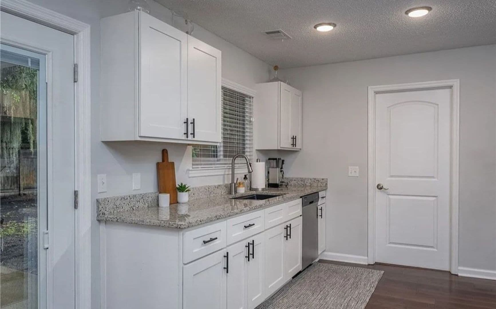 Savannah House: 112 Saint Ives Way