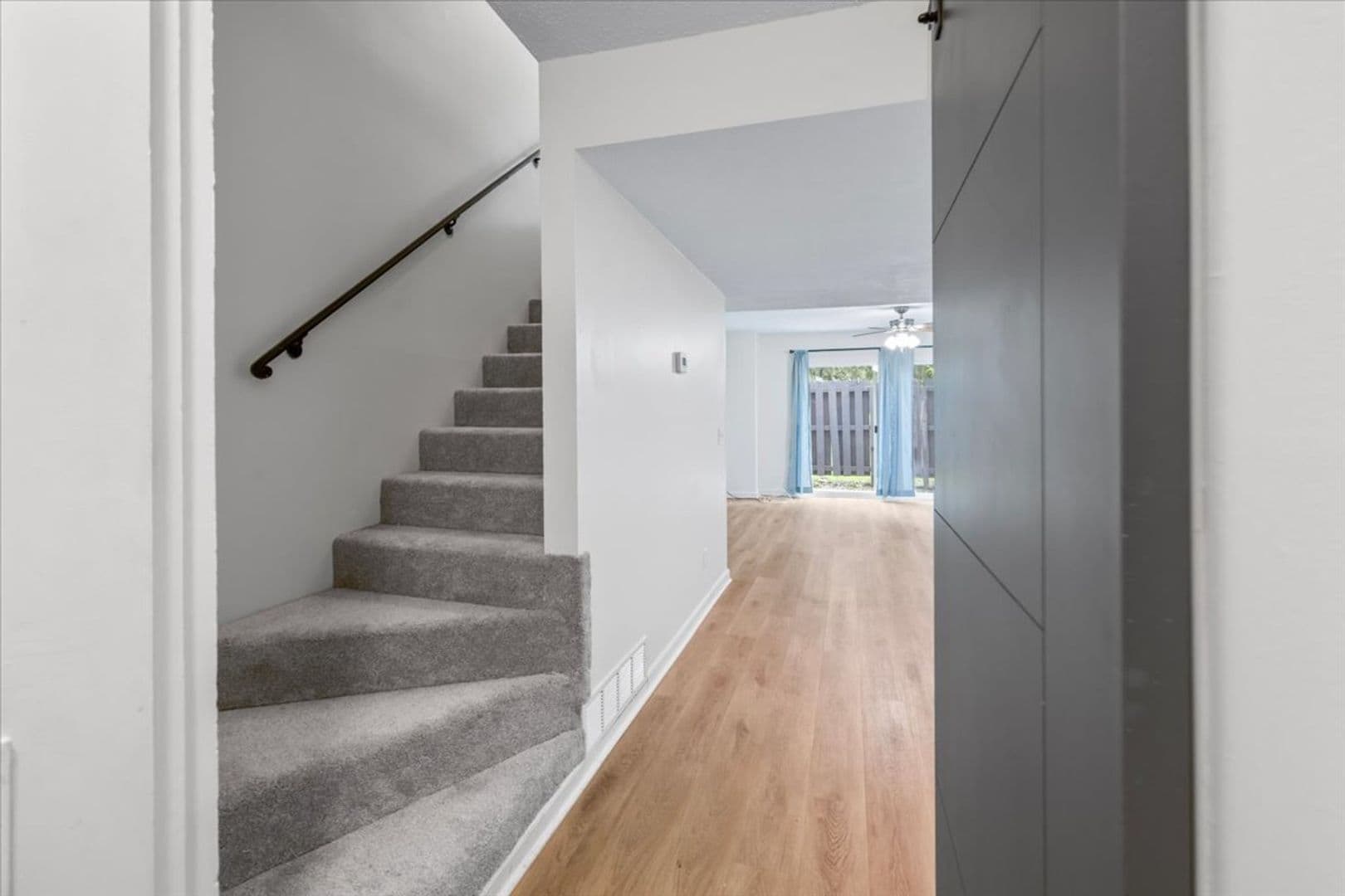Savannah House: 68 Knollwood Circle