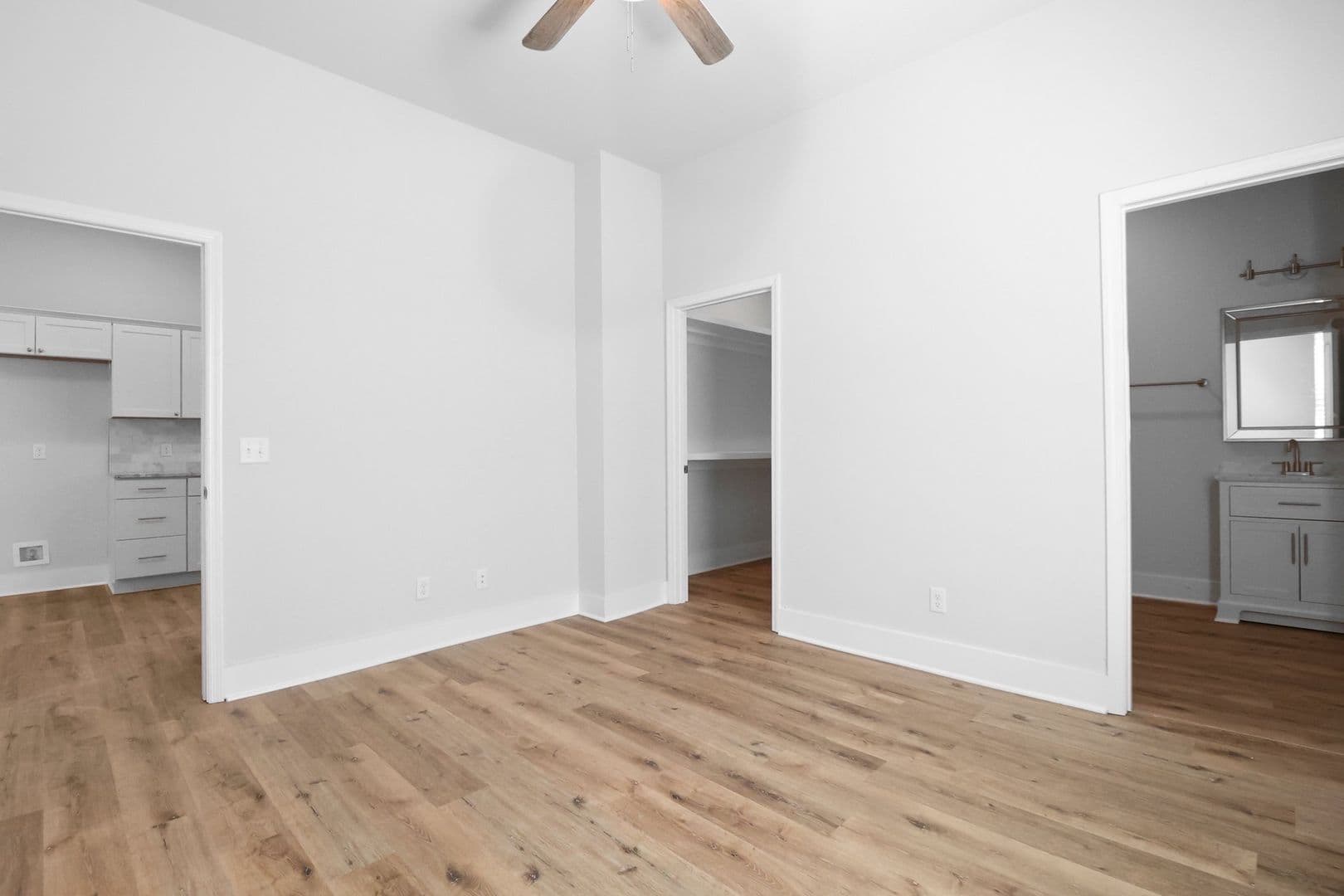 Savannah House: 826 West Victory Dr.
