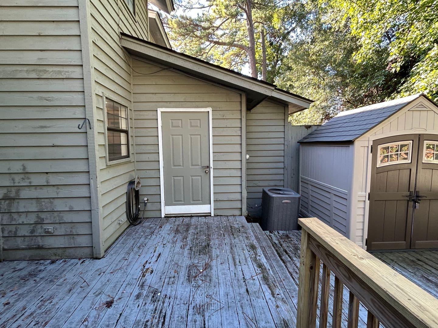 Savannah House: 66 Hidden Lake Ct.