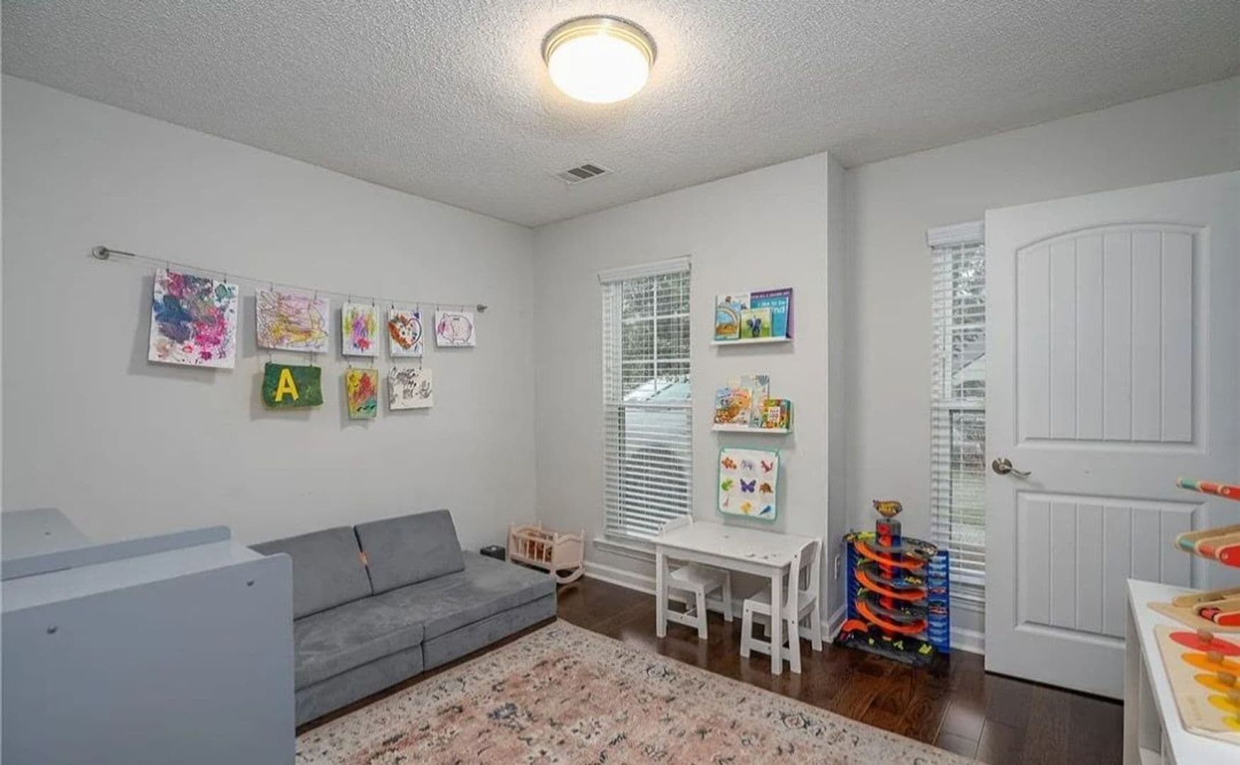 Savannah House: 112 Saint Ives Way