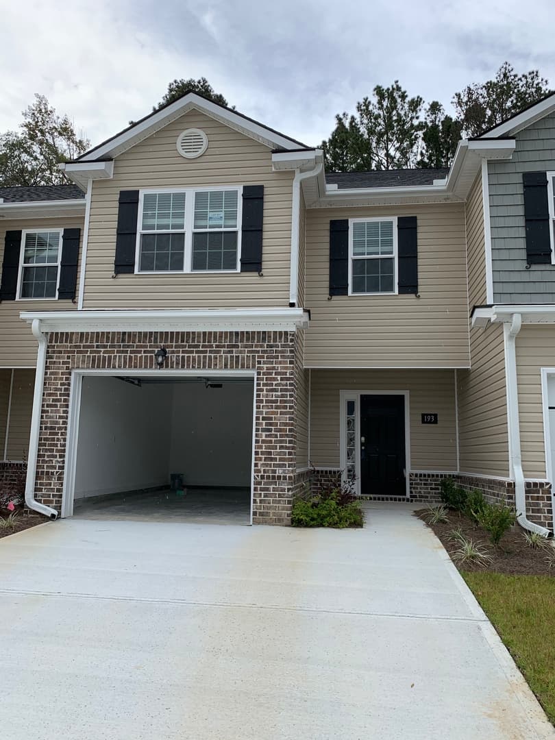 Richmond Hill Townhome: 193 Ainsdale Drive