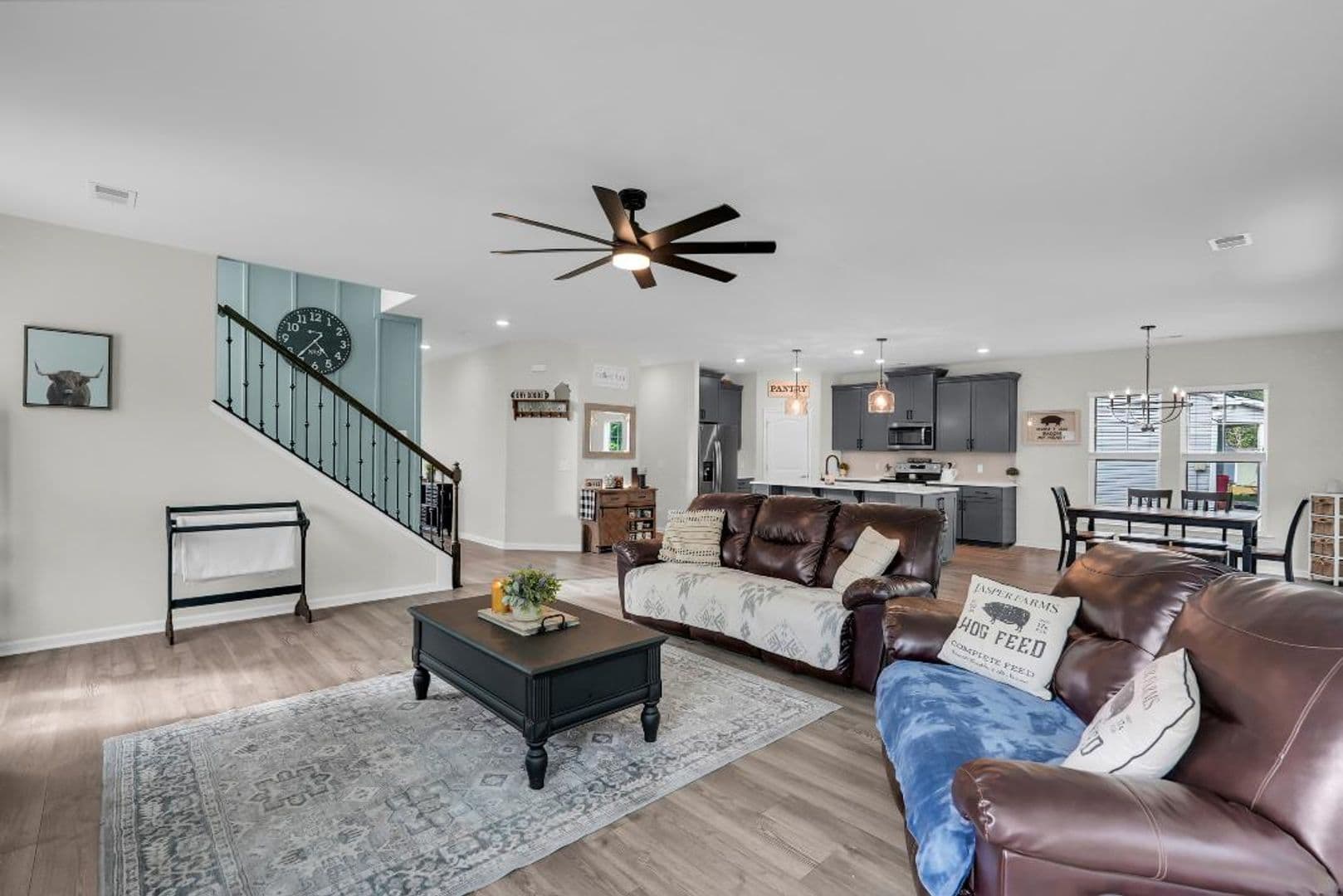 Savannah House: 24 Headlands Ct.