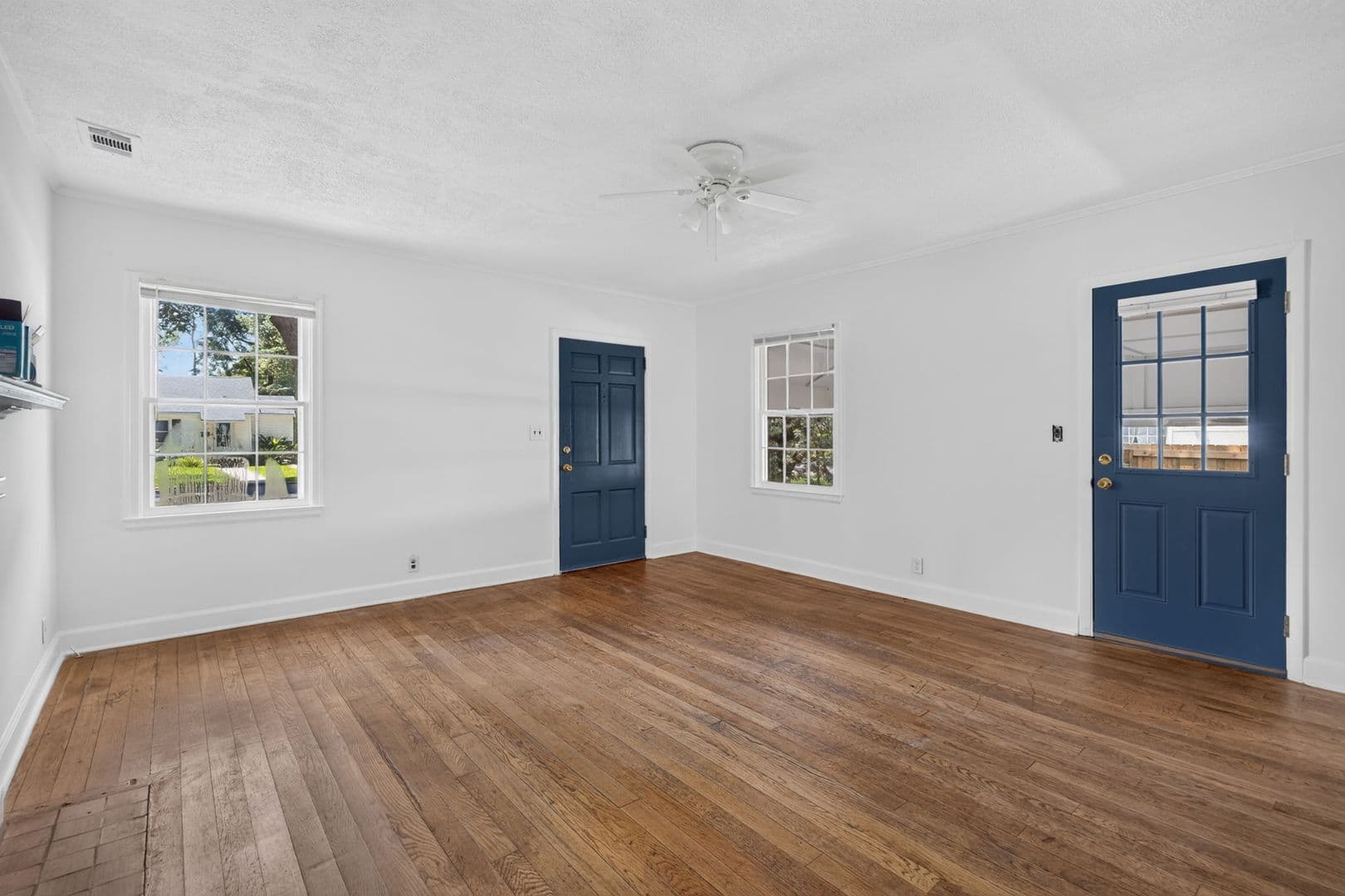 Savannah House: 216 E 57th St.
