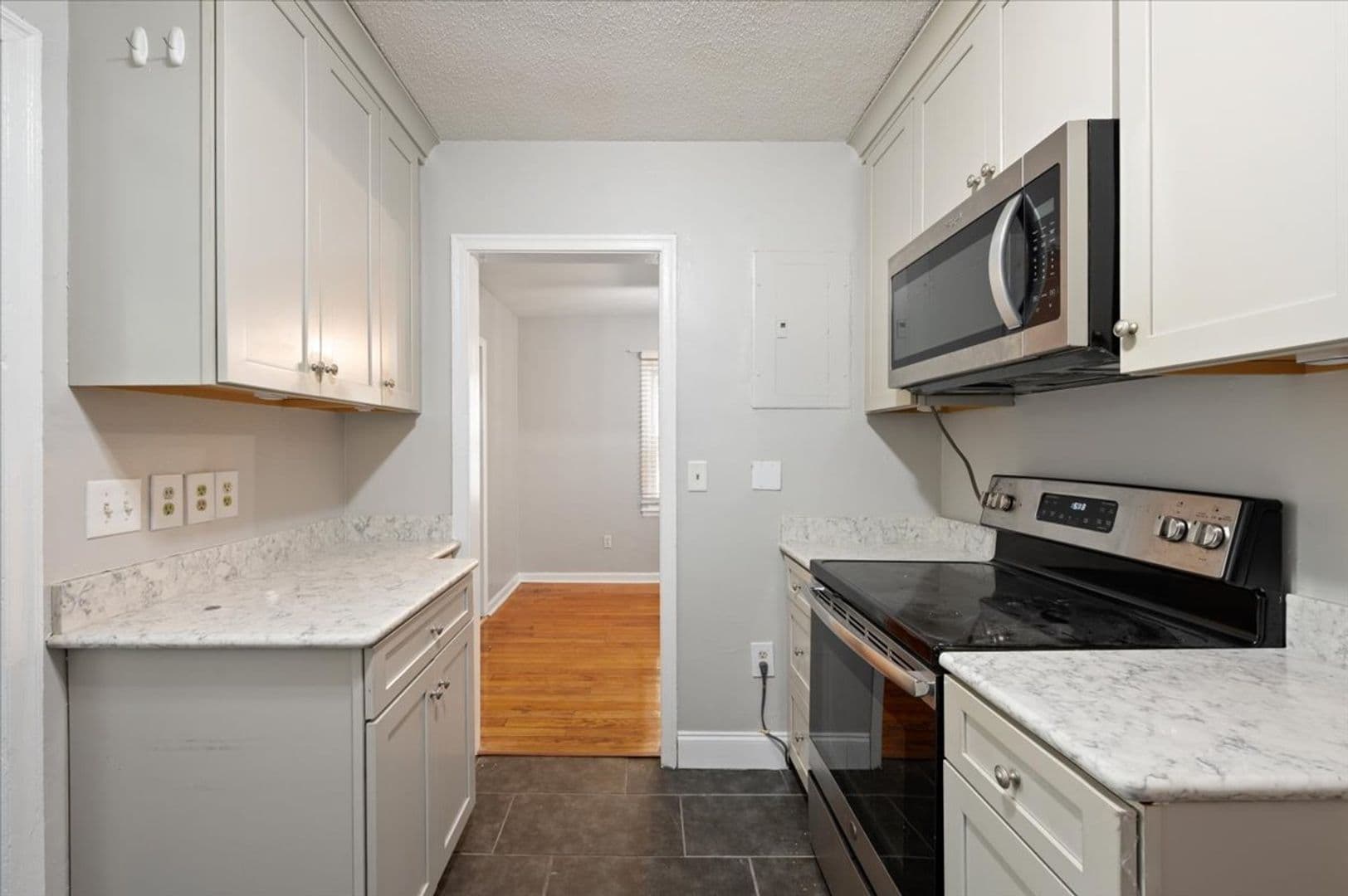 Savannah House: 1702 E 41st St.