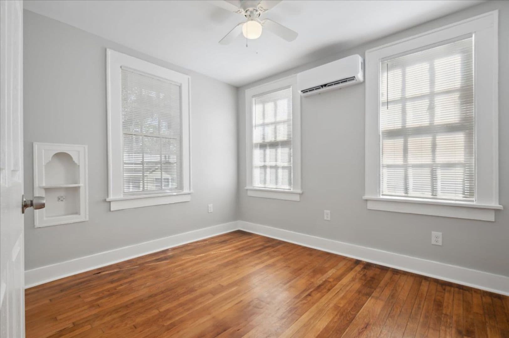 Savannah House: 2415 Ash St.