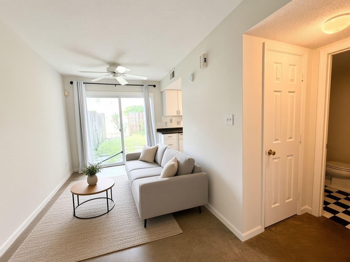 Savannah House: 6501 Habersham Street #14