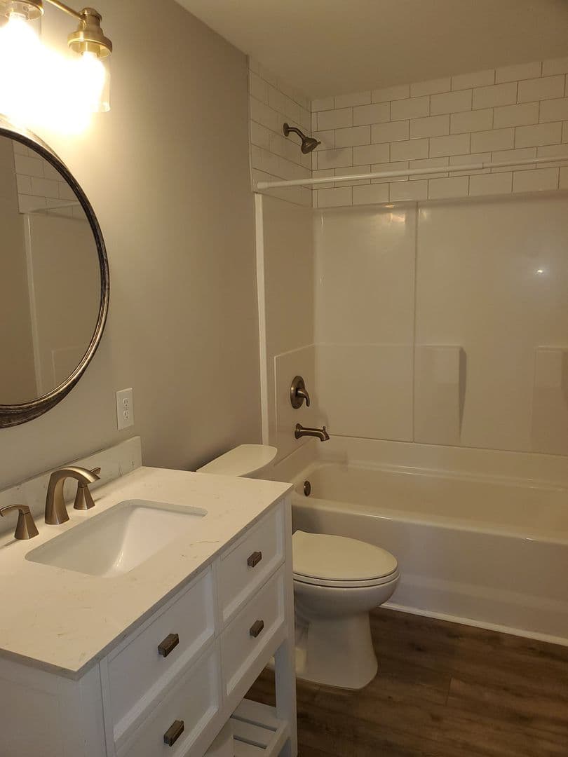 Pooler House: 15 Briarcliff Way