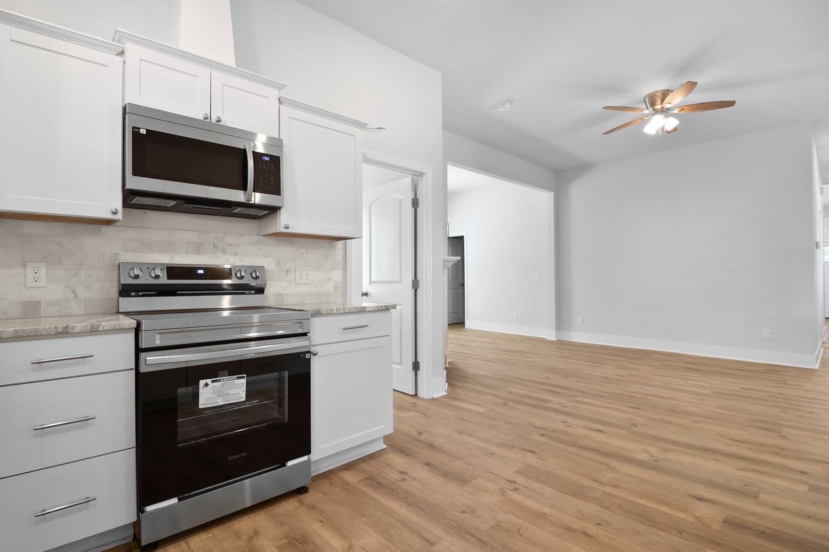 Savannah House: 826 West Victory Dr.