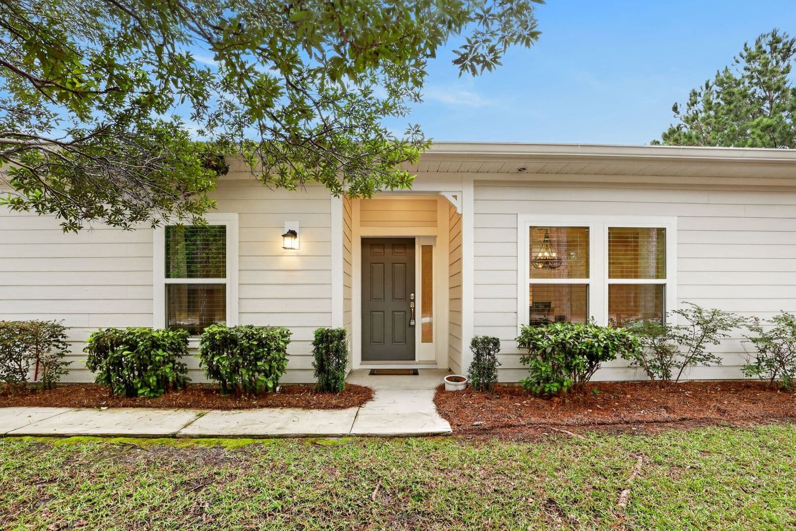 Richmond Hill House: 14 Lower Creek Drive