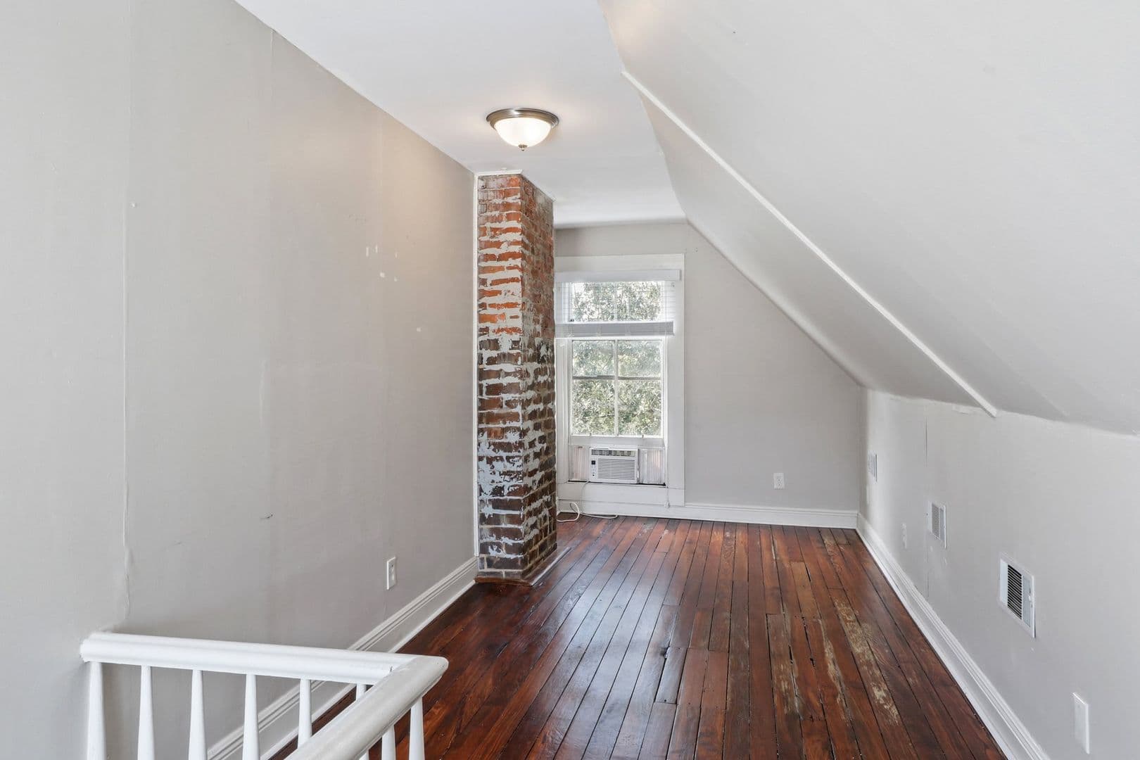 Savannah House: 1312 Lincoln St.