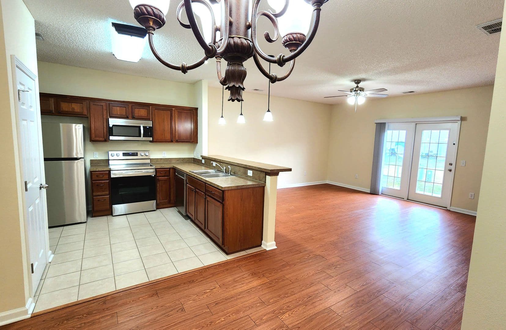 Richmond Hill Apartment: 485 Canyon Oak Loop