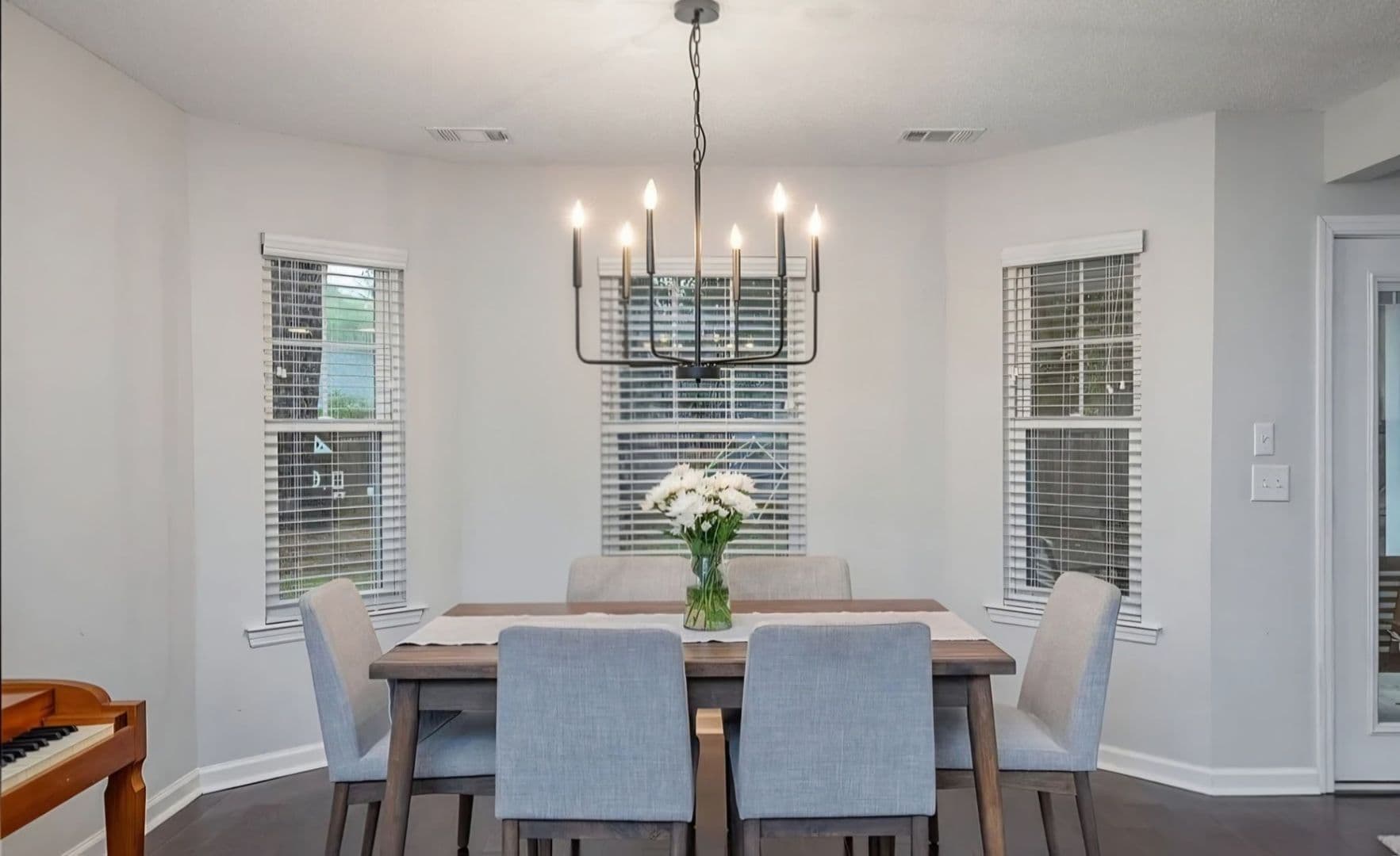 Savannah House: 112 Saint Ives Way