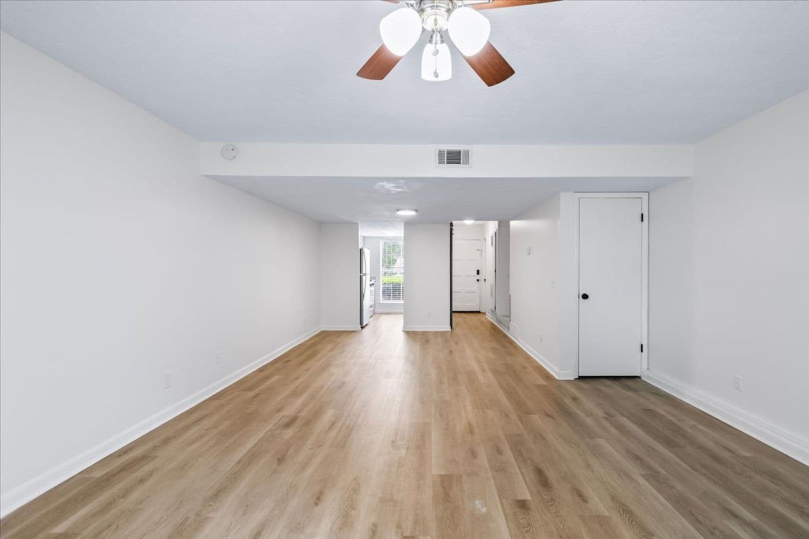 Savannah House: 68 Knollwood Circle