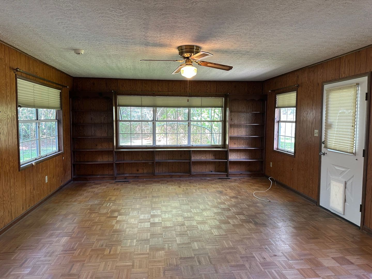 Savannah House: 5515 Habersham St.
