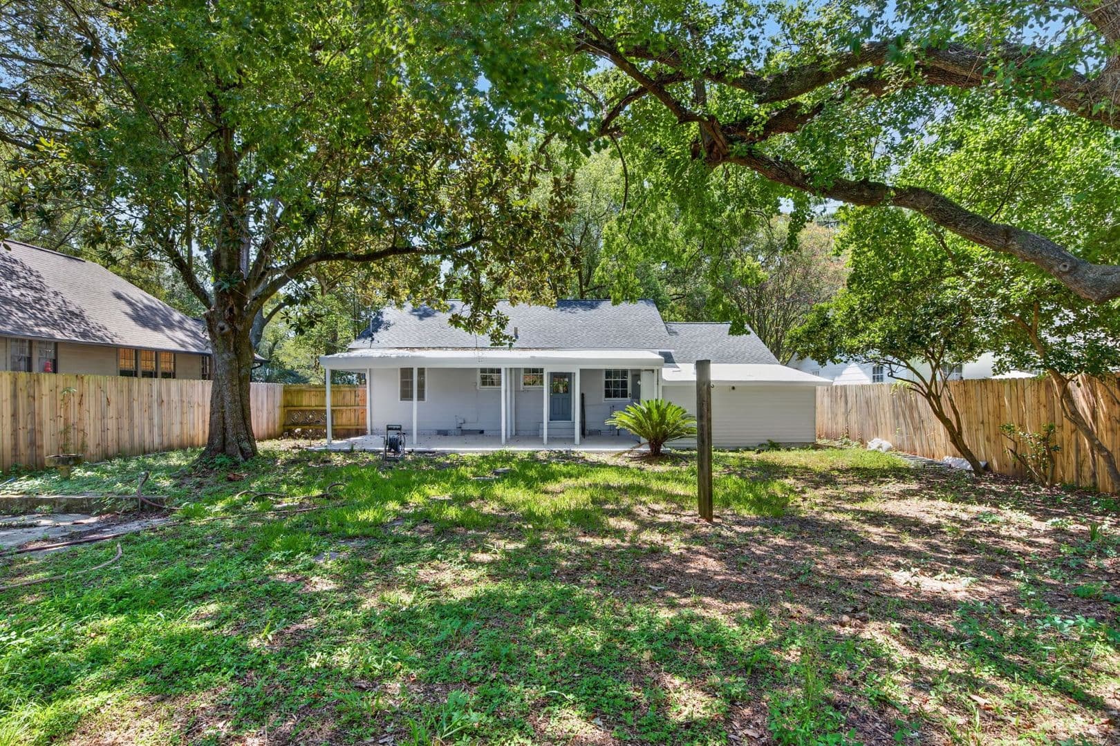 Savannah House: 216 E 57th St.