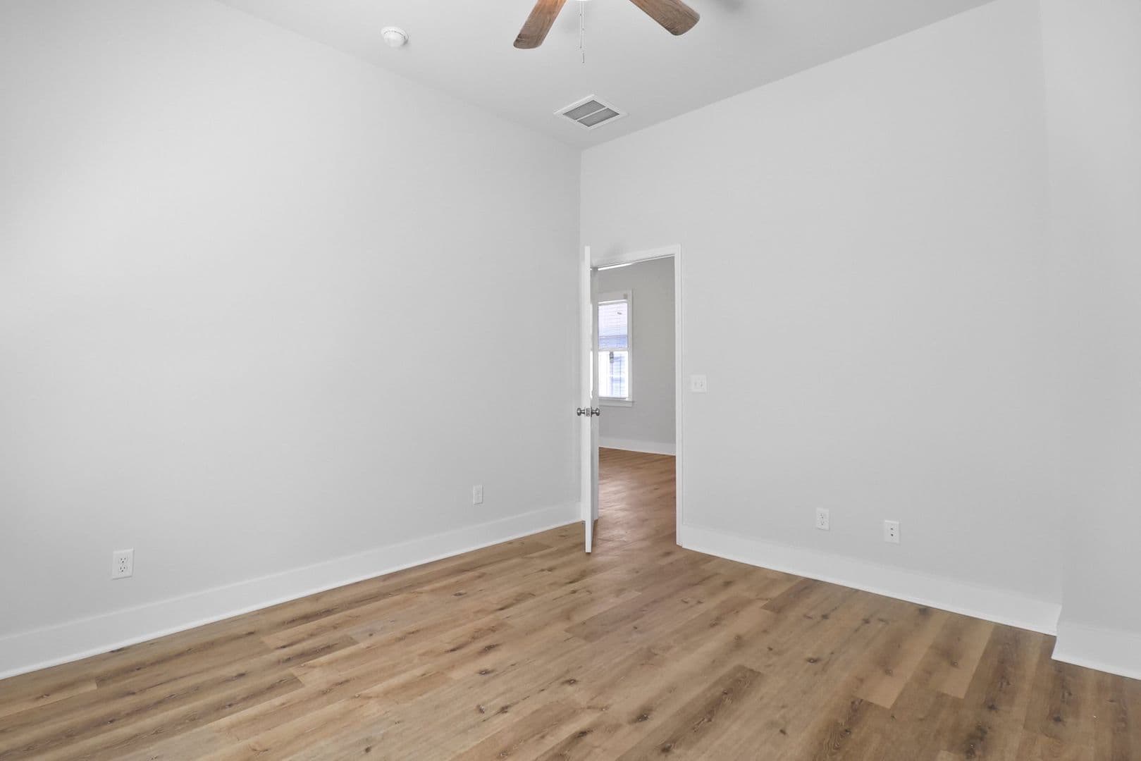 Savannah House: 826 West Victory Dr.