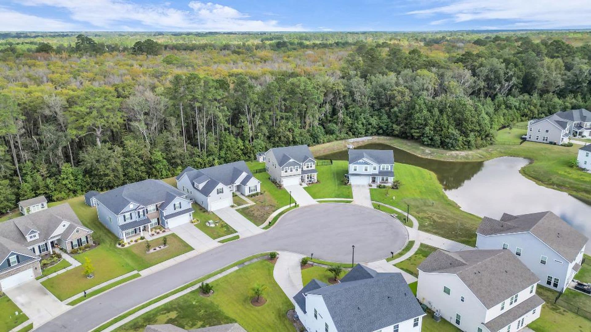 Savannah House: 24 Headlands Ct.