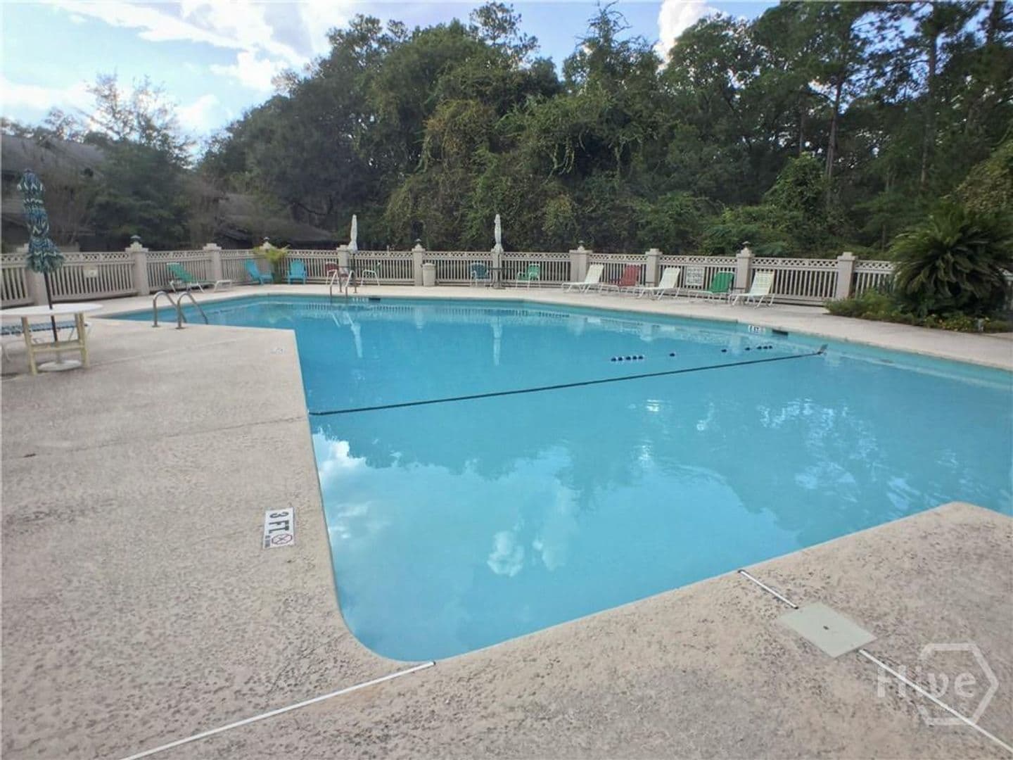Savannah House: 66 Hidden Lake Ct.