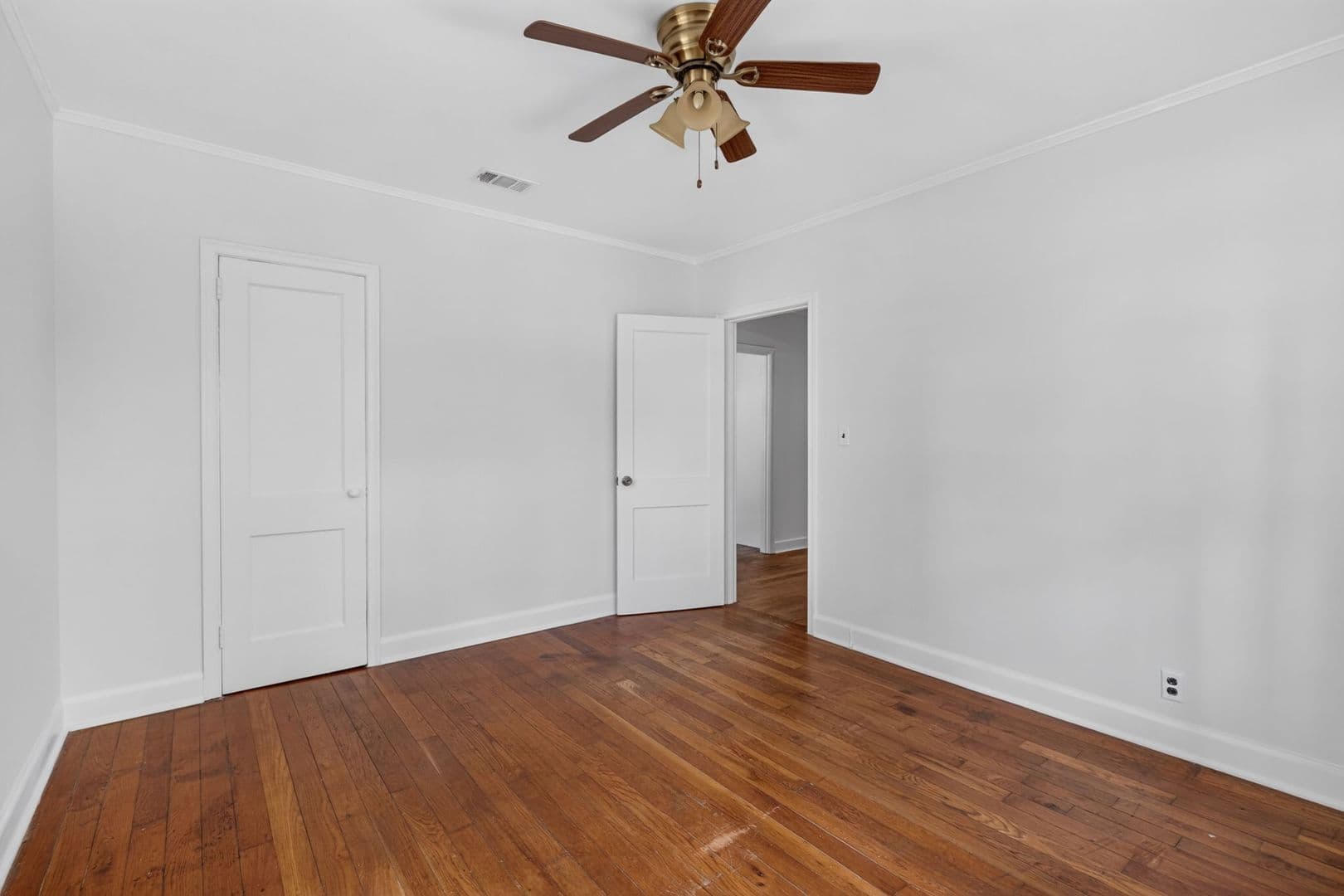 Savannah House: 216 E 57th St.