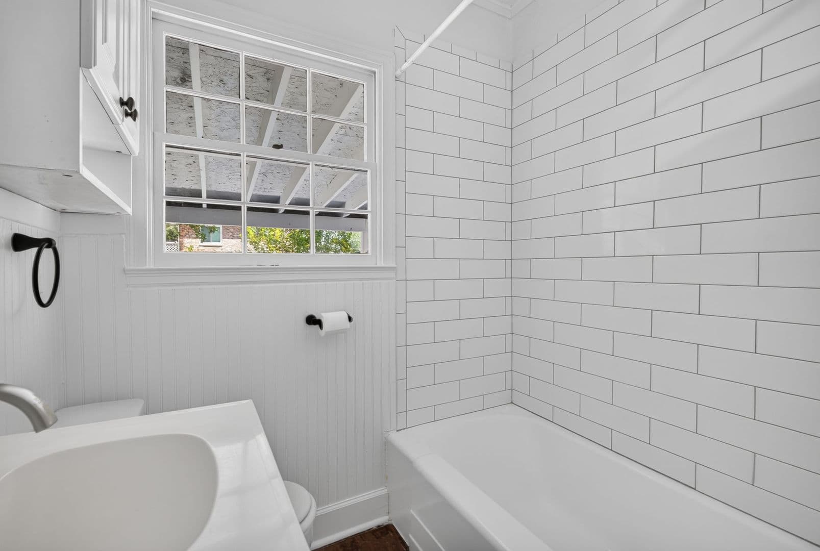 Savannah House: 216 E 57th St.