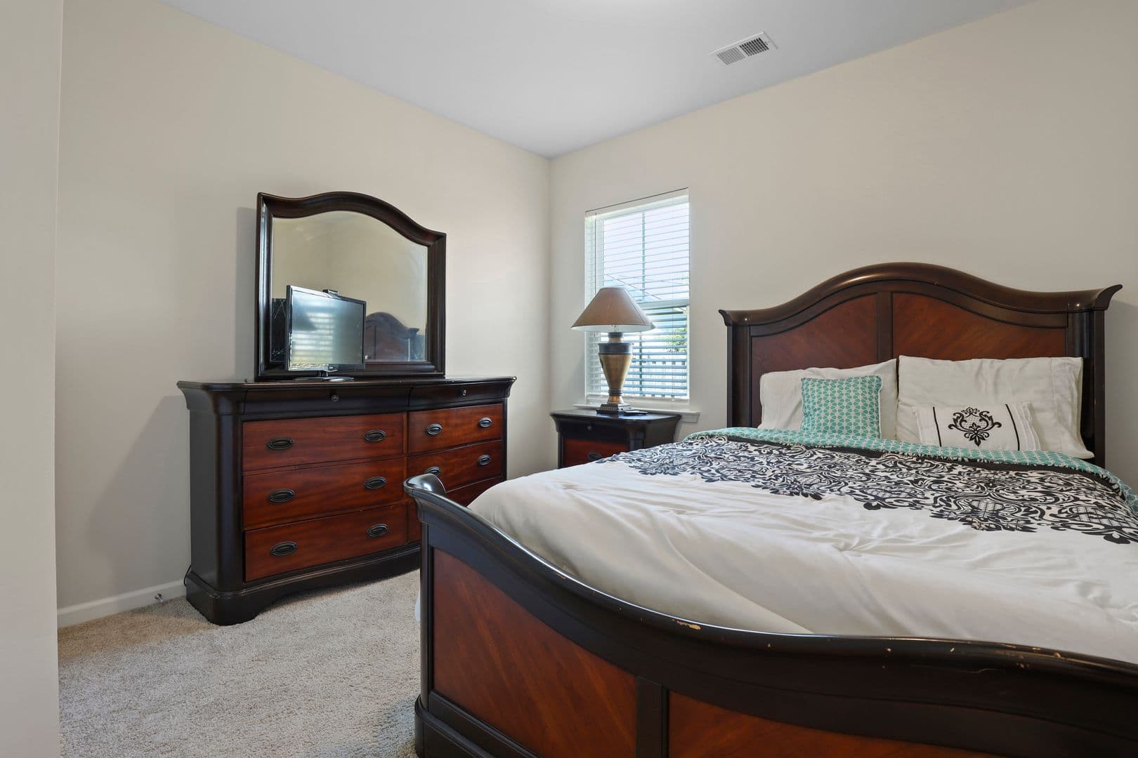 Richmond Hill House: 117 Mettler Loop