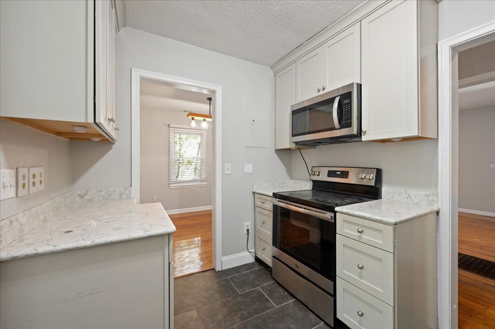 Savannah House: 1702 E 41st St.
