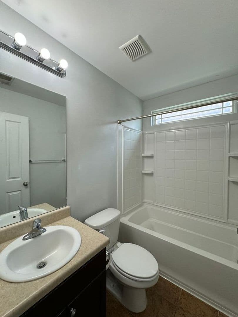 Richmond Hill House: 670 Summer Hill Way