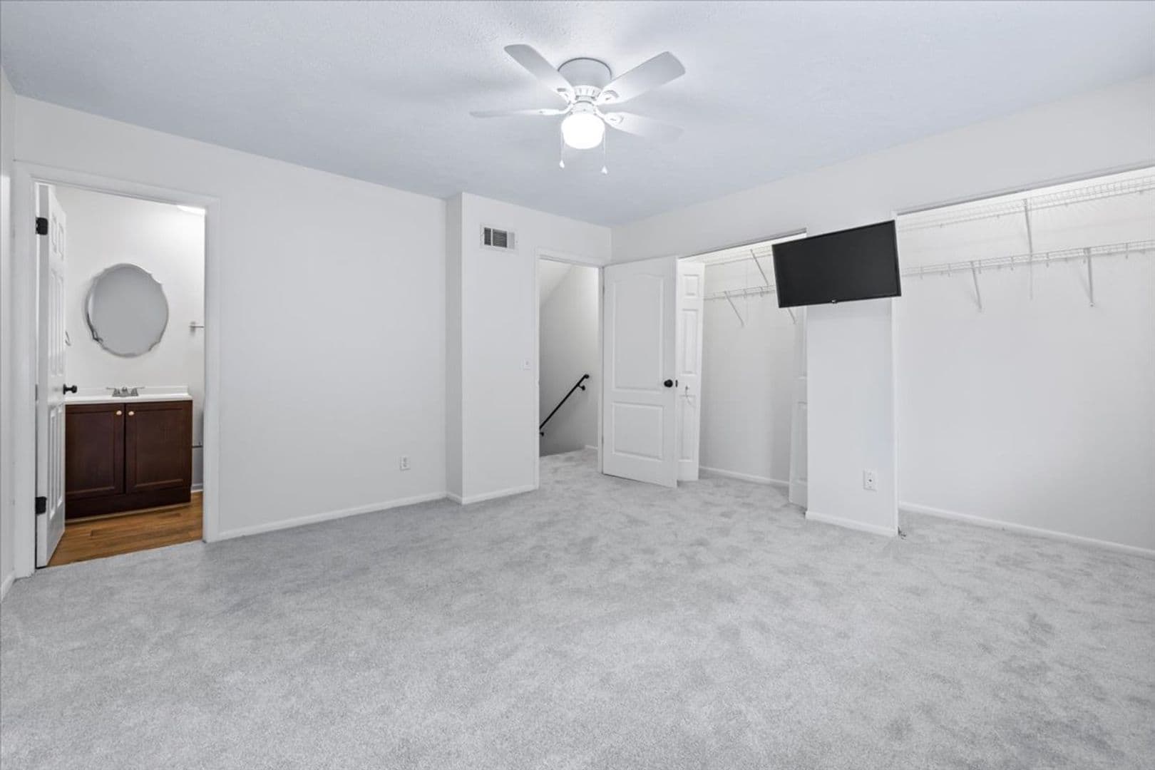 Savannah House: 68 Knollwood Circle