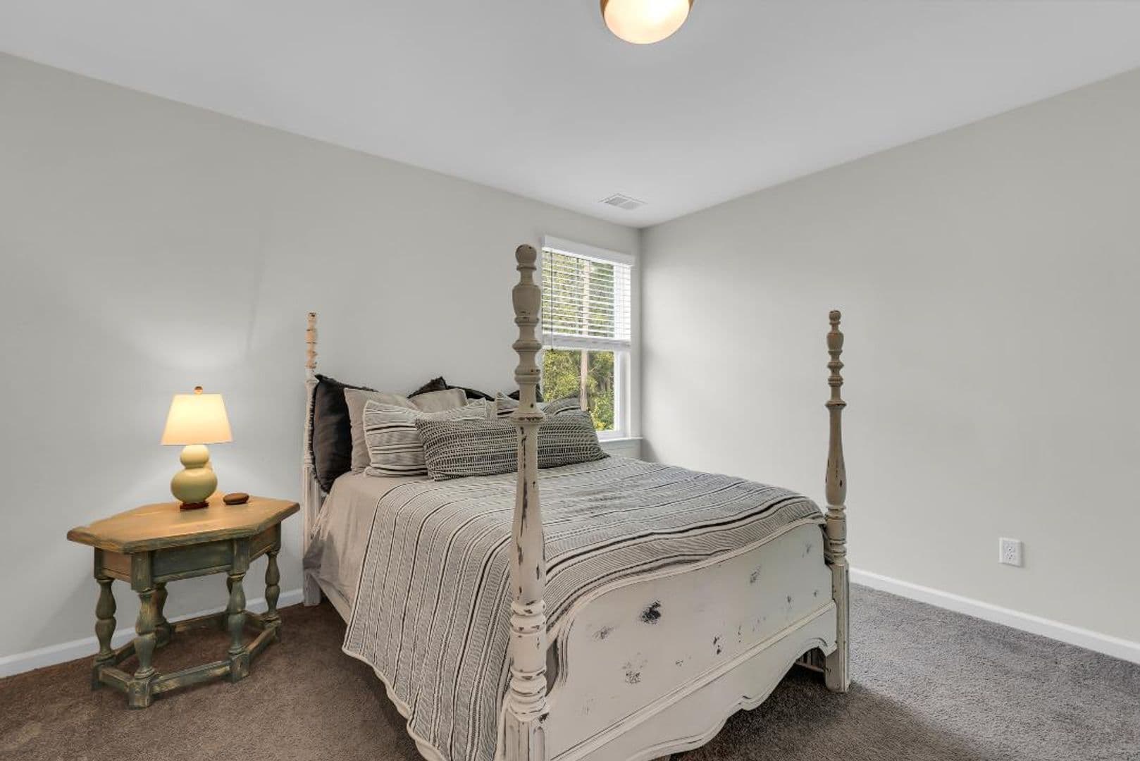Savannah House: 24 Headlands Ct.