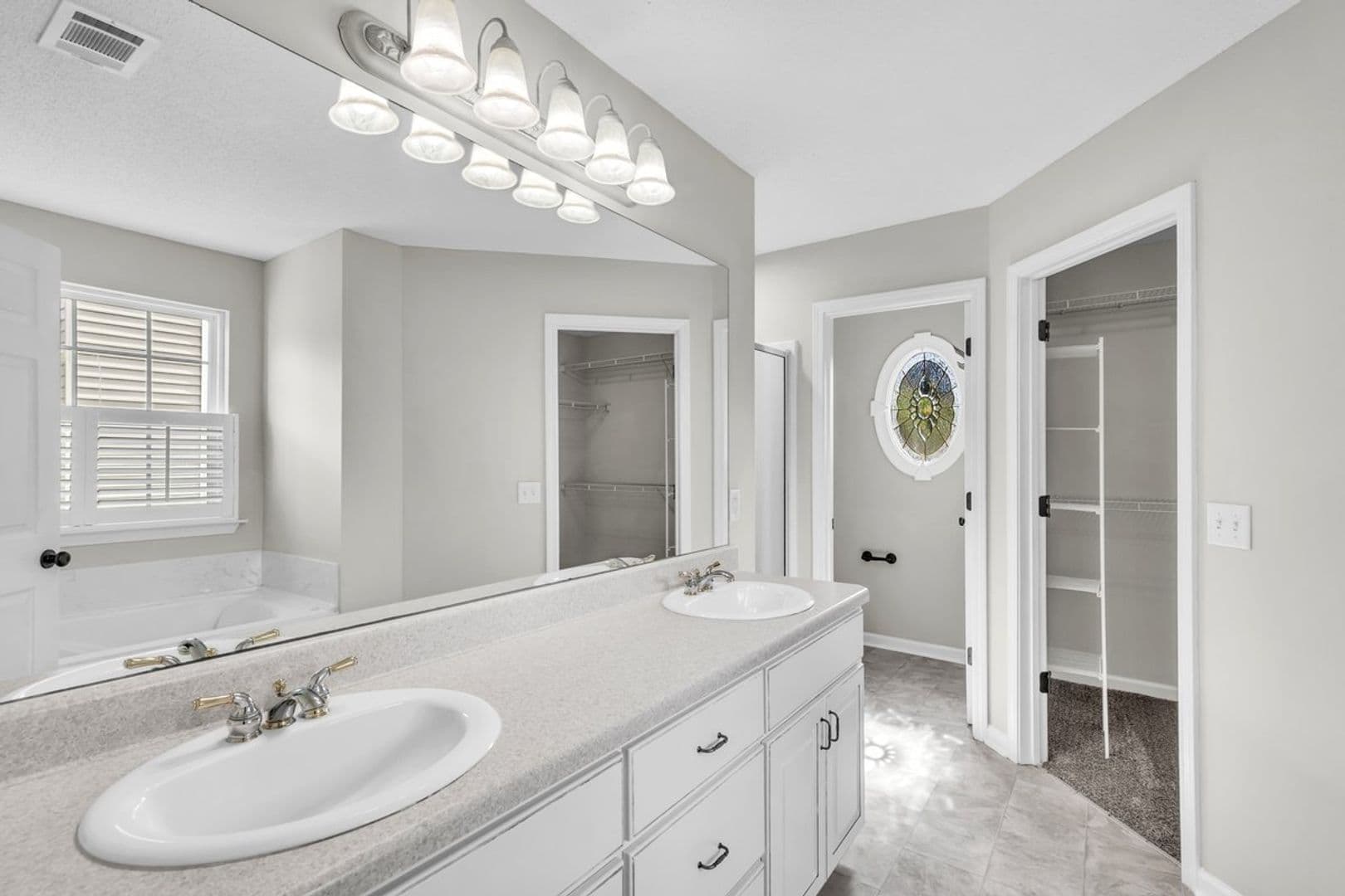 Richmond Hill House: 185 Oak Ridge Circle