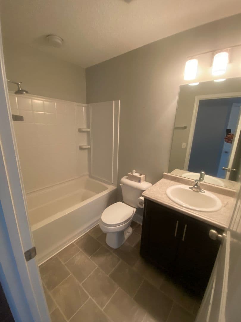 Midway House: 26 Kinlock Ct.