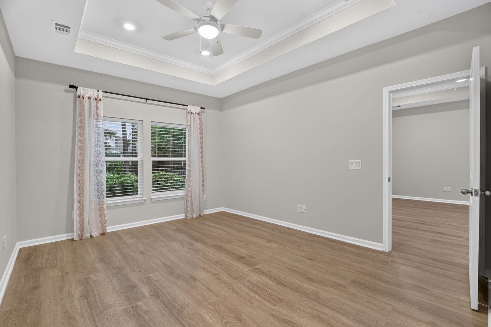 Richmond Hill House: 14 Lower Creek Drive
