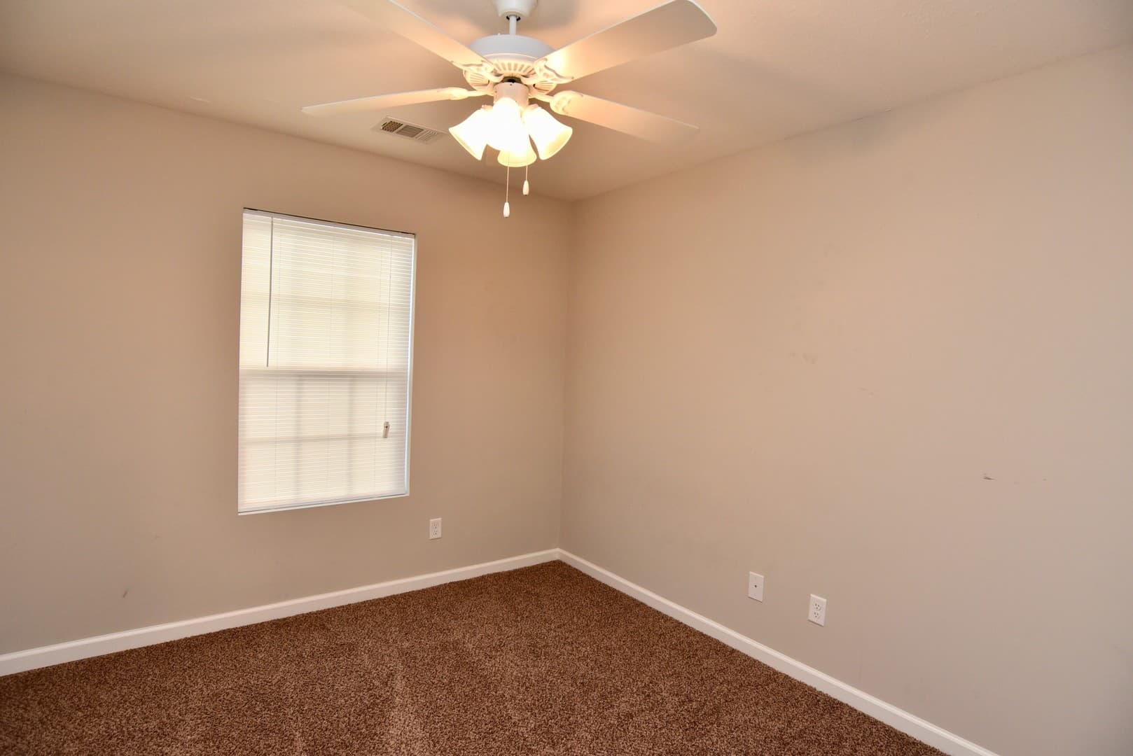 Richmond Hill Townhome: 45 Walker Court