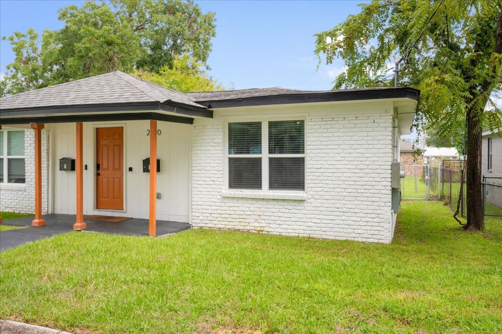 Savannah House: 2120 Krenson St.