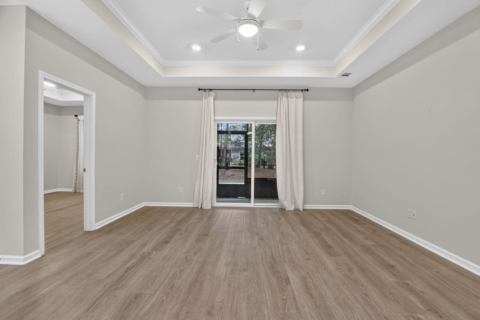 Richmond Hill House: 14 Lower Creek Drive