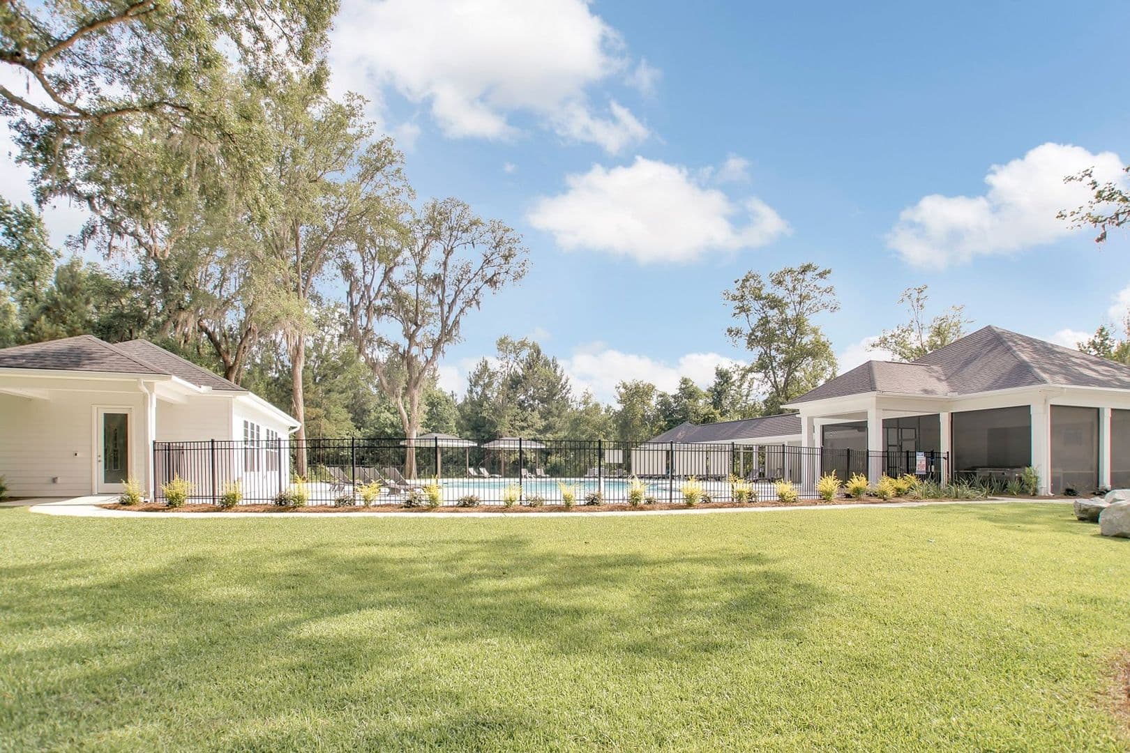Richmond Hill House: 33 Southern Way
