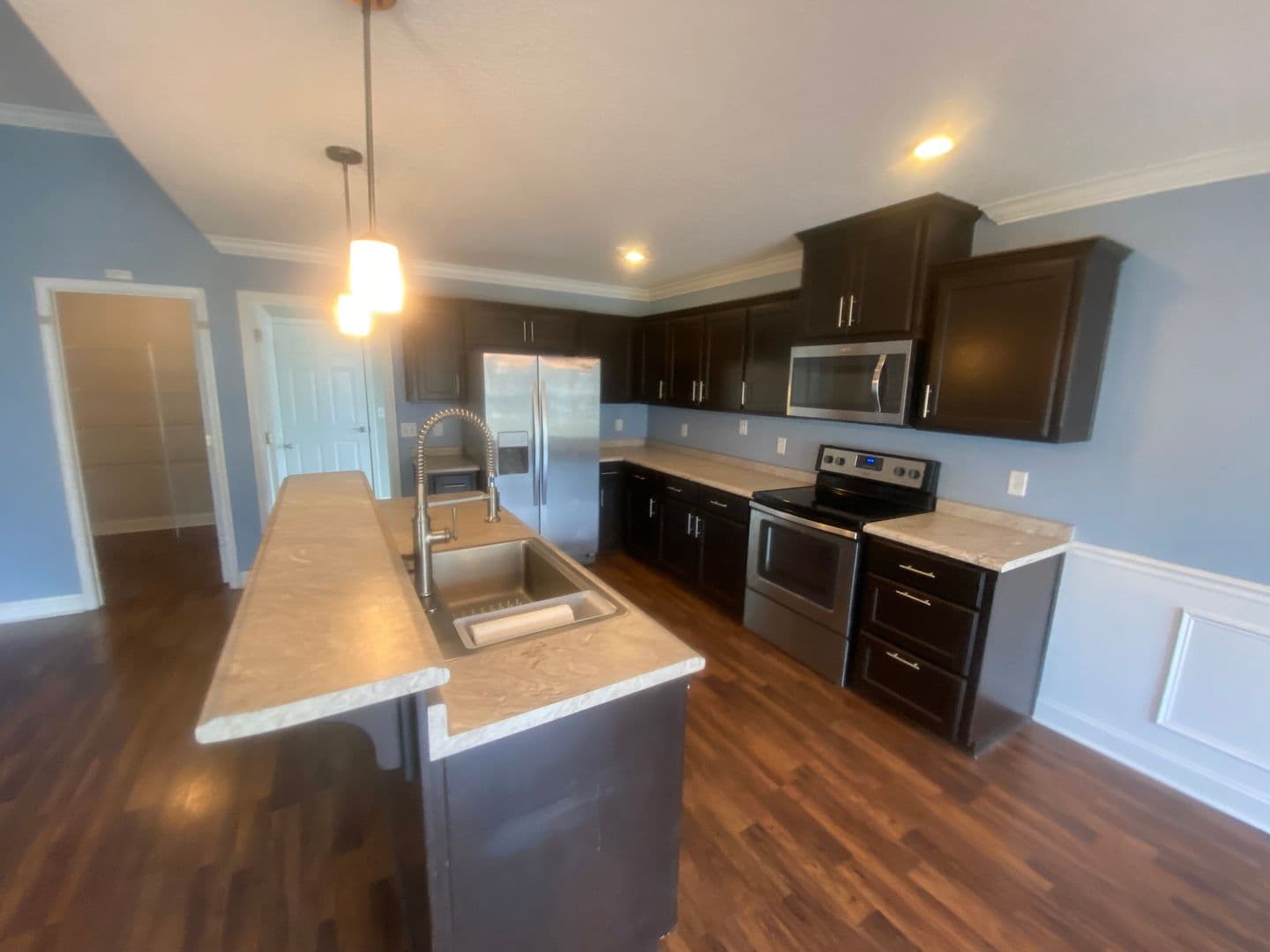 Midway House: 26 Kinlock Ct.