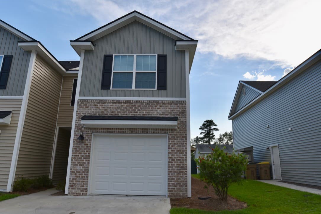 Richmond Hill Townhome: 45 Walker Court