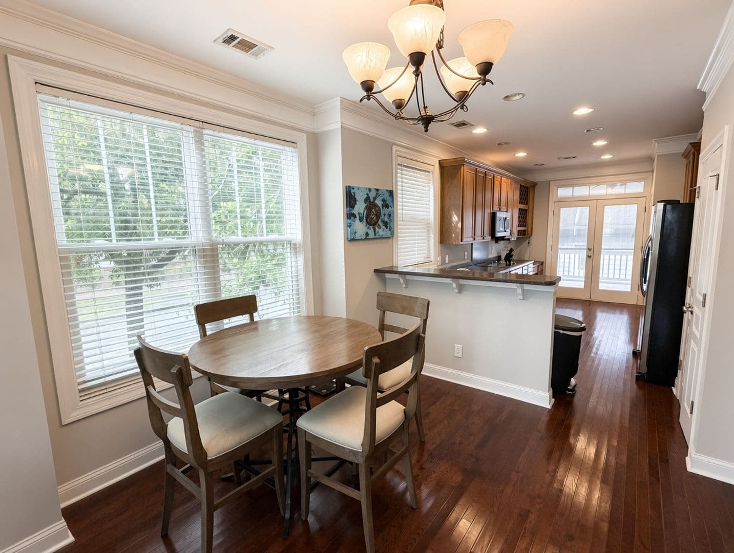 Pooler House: 301 Lake View Dr.