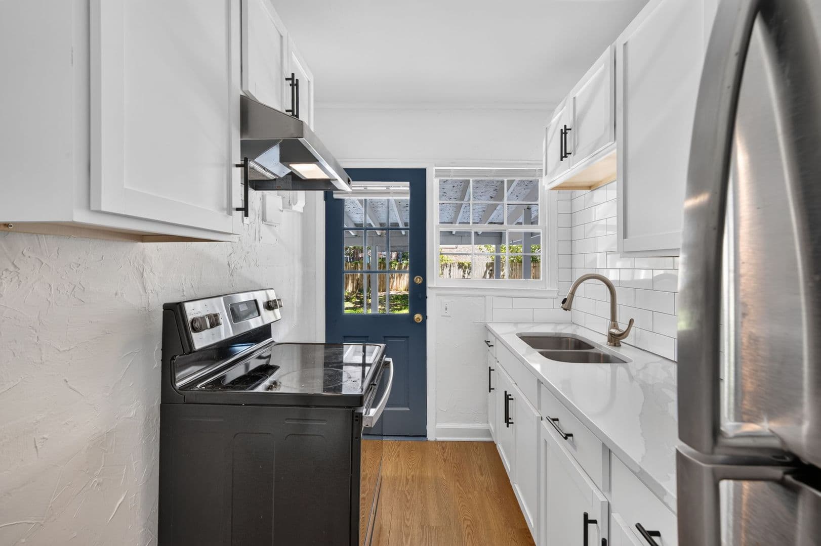 Savannah House: 216 E 57th St.
