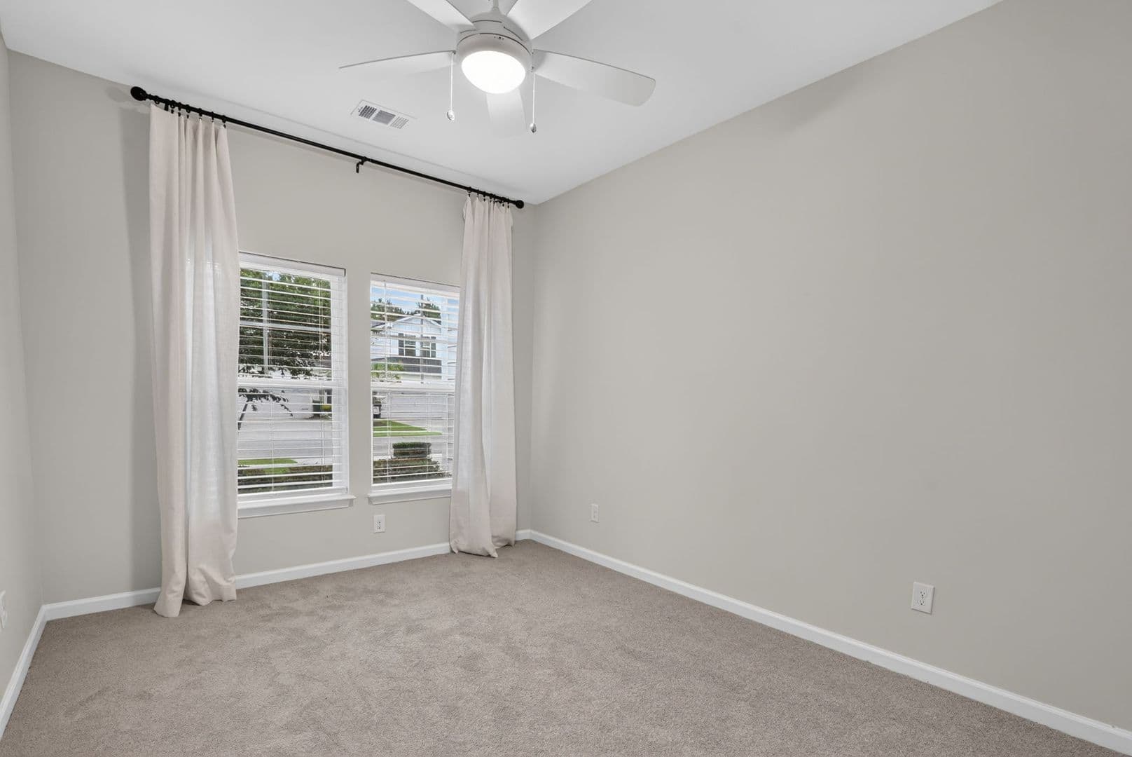 Richmond Hill House: 14 Lower Creek Drive