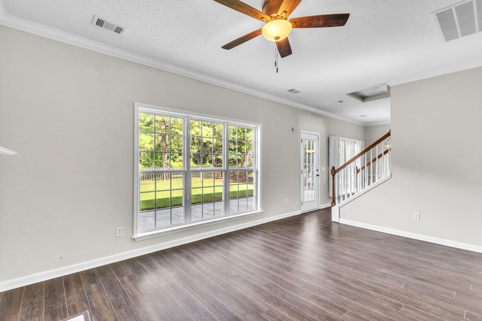 Richmond Hill House: 185 Oak Ridge Circle