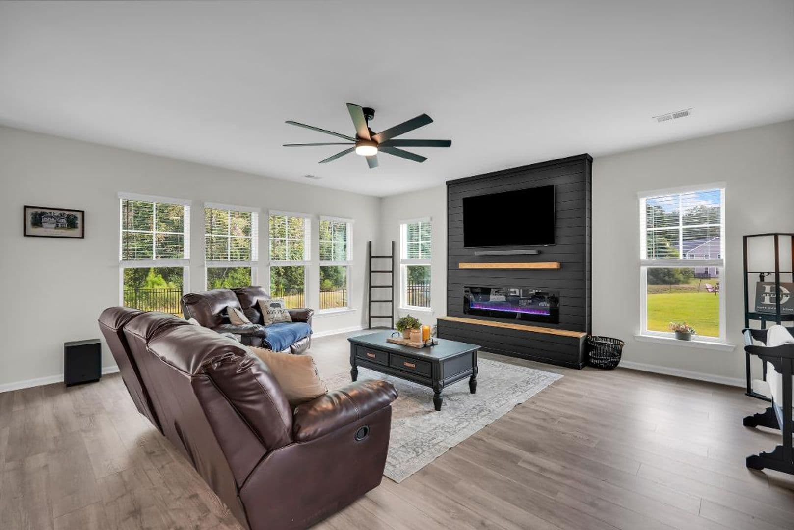 Savannah House: 24 Headlands Ct.