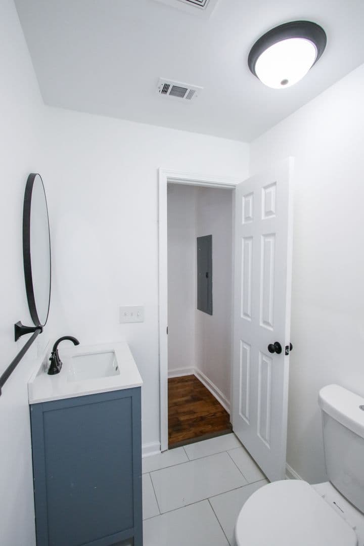 Savannah Apartment: 1904 E 51St St Unit C