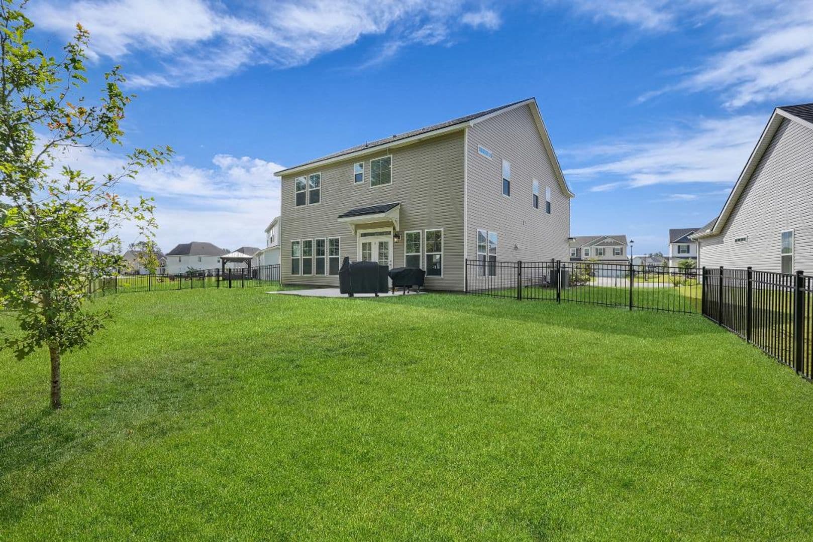 Savannah House: 24 Headlands Ct.