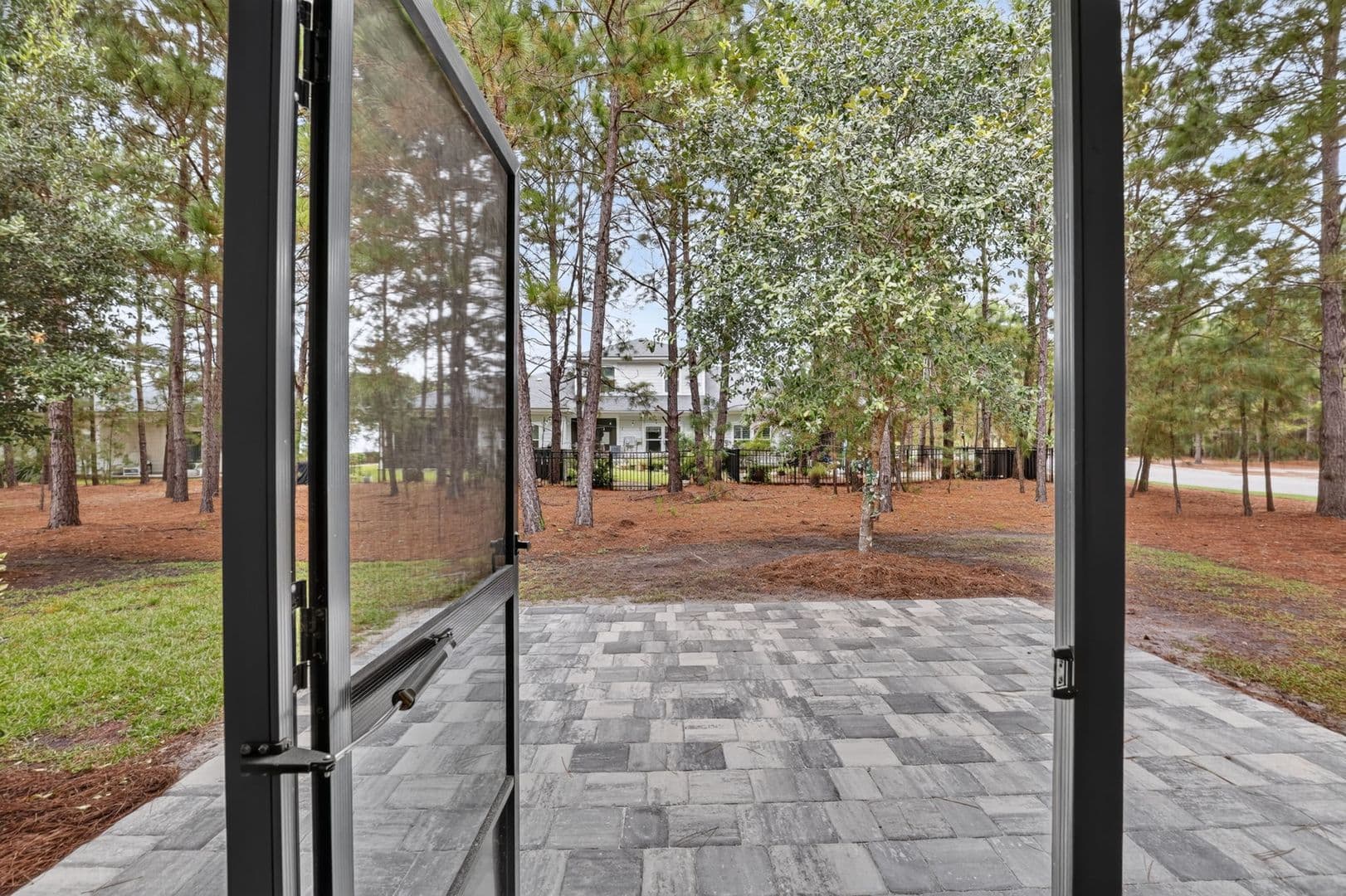 Richmond Hill House: 14 Lower Creek Drive