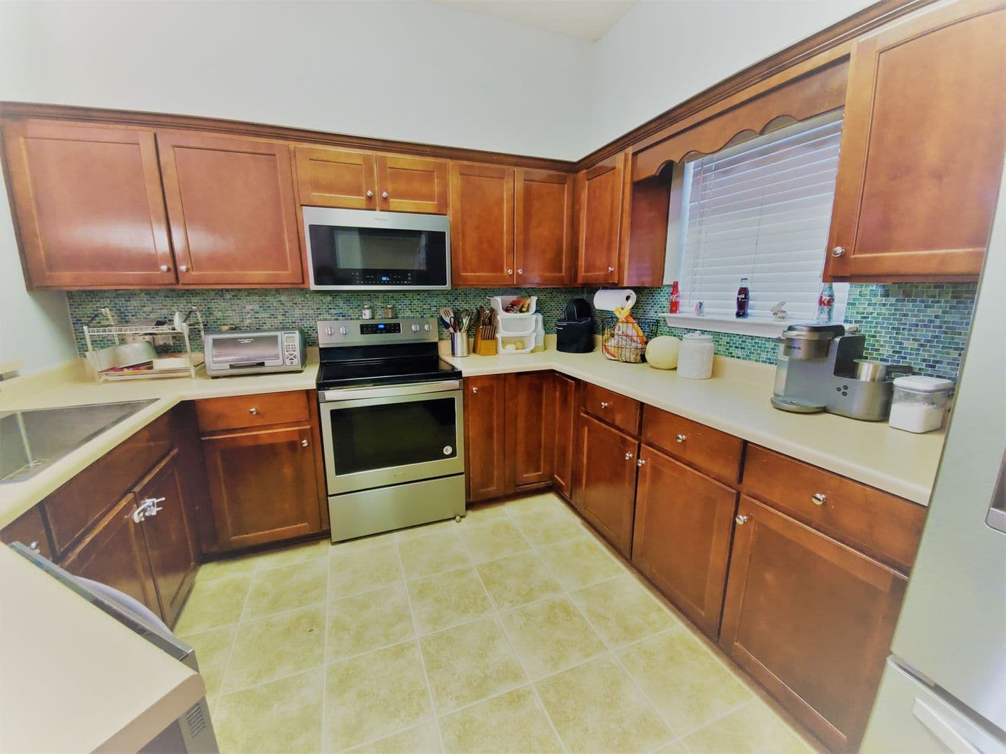 Richmond Hill House: 136 Lancaster Way