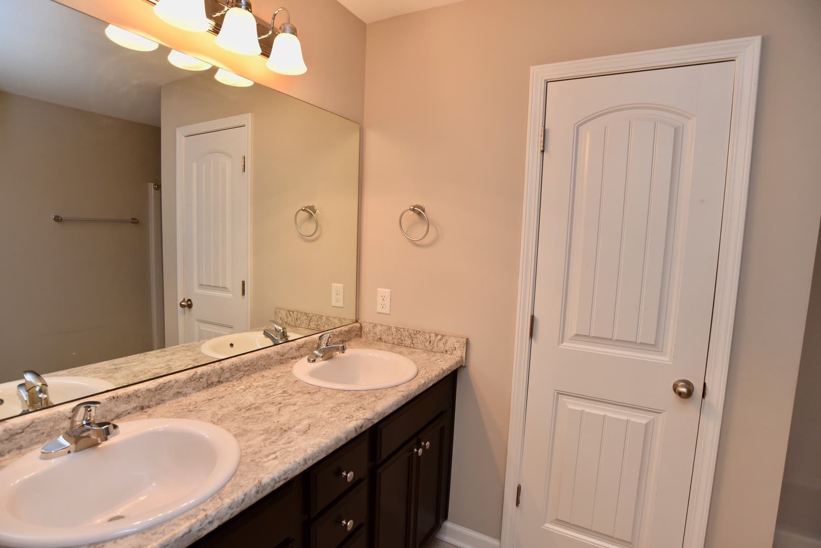 Richmond Hill Townhome: 45 Walker Court